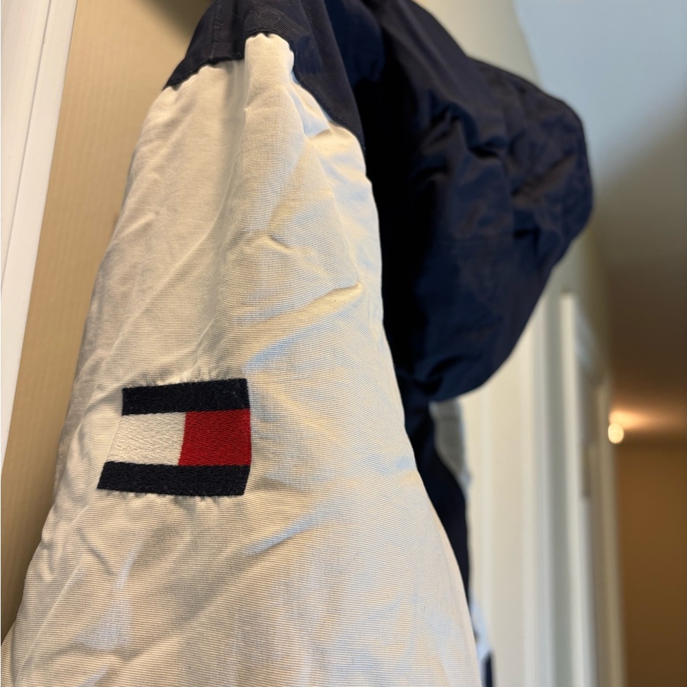 TH85 Navy and Yellow Jacket Hilfiger - Picture 2 of 9